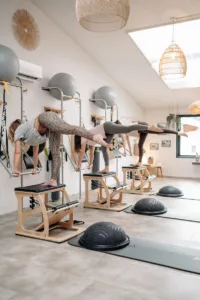 Cours de Pilates sur machines